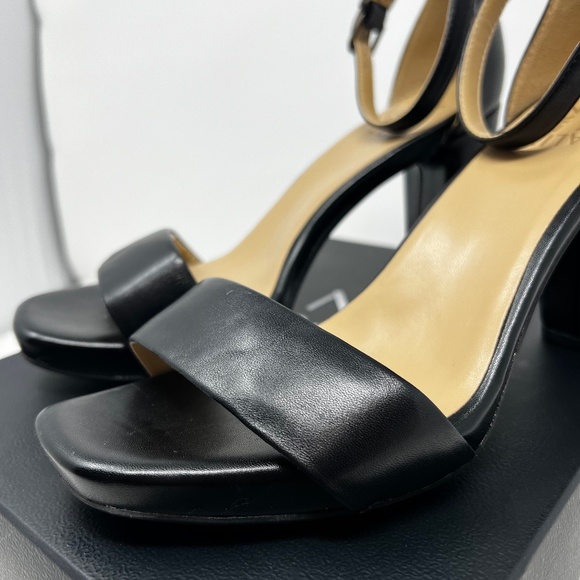 Naturalizer Black Leather Block Heel - Picture 1 of 4